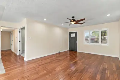2102 Hendola Drive NE, Albuquerque, NM 87110 