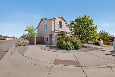 10655 McMichael Lane SW, Albuquerque, NM 87121 