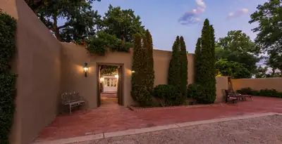 2535 Via Rio Place NW, Albuquerque, NM 87107 