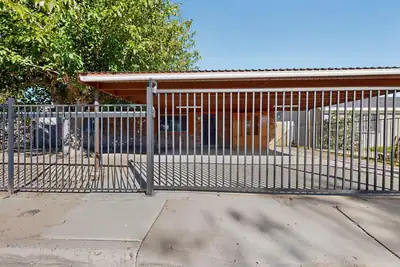 824 Dolores Drive NW, Albuquerque, NM 87105 