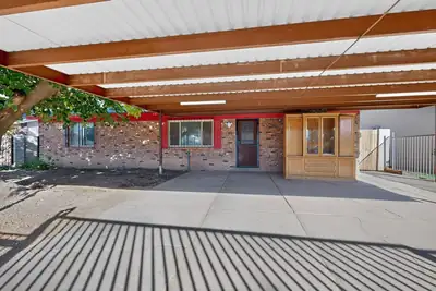 824 Dolores Drive NW, Albuquerque, NM 87105 