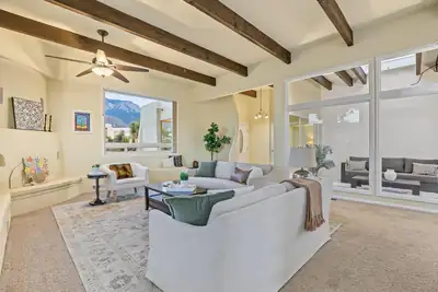 979 Antelope Avenue NE, Albuquerque, NM 87122 