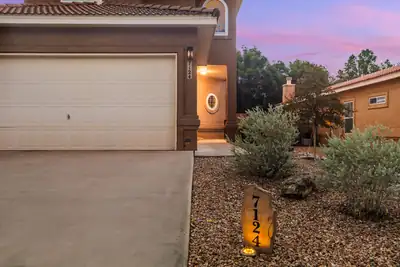7124 Boxwood Avenue NE, Albuquerque, NM 87113 