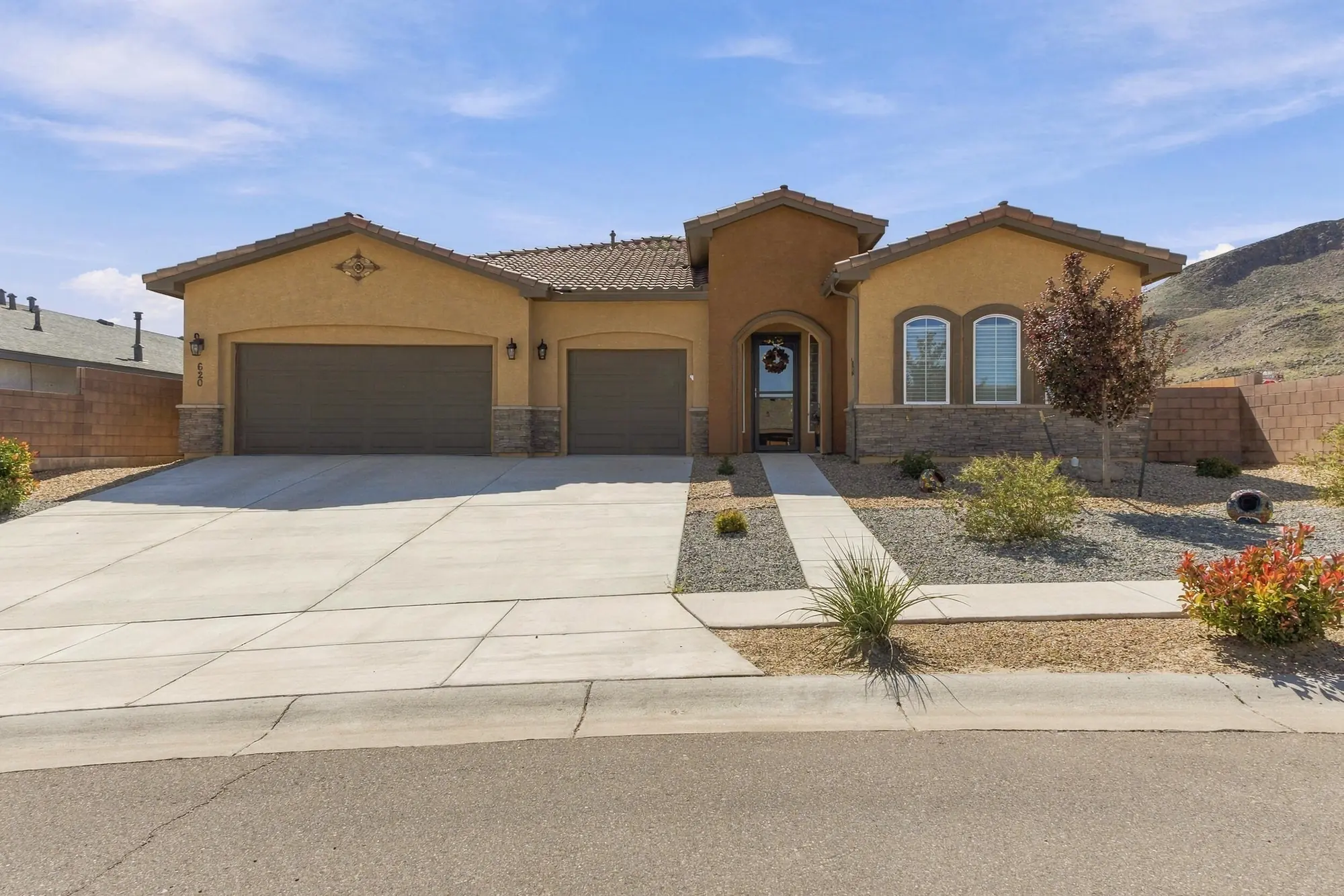 620 Rio Chama Circle SW, Los Lunas, NM 87031