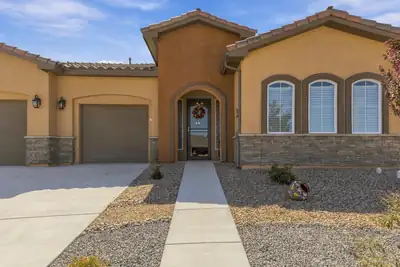 620 Rio Chama Circle SW, Los Lunas, NM 87031 