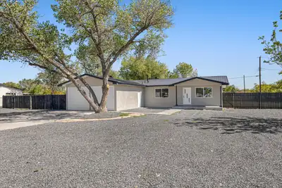 5732 Wood Road SW, Albuquerque, NM 87105 