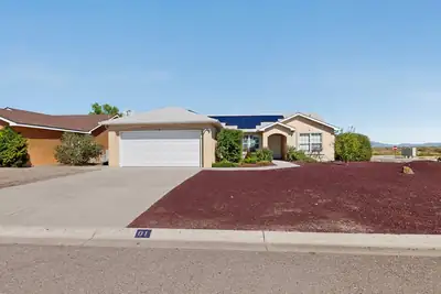 1 Rosa Avenue SW, Los Lunas