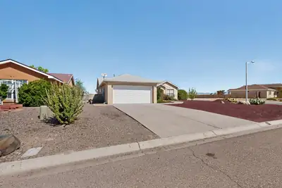 1 Rosa Avenue SW, Los Lunas, NM 87031 