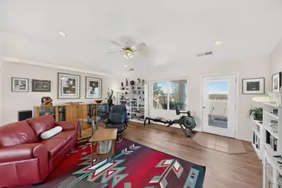 1 Rosa Avenue SW, Los Lunas, NM 87031 