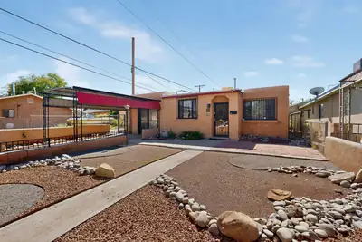 406 Smith Avenue SE, Albuquerque