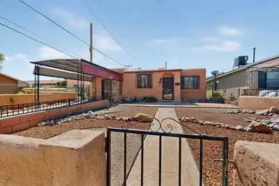 406 Smith Avenue SE, Albuquerque, NM 87102 