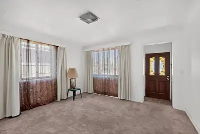 406 Smith Avenue SE, Albuquerque, NM 87102 