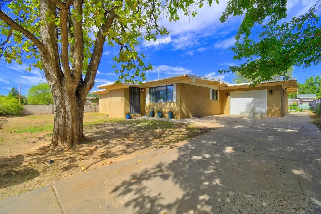 1743 Van Court SW, Albuquerque, NM 87105