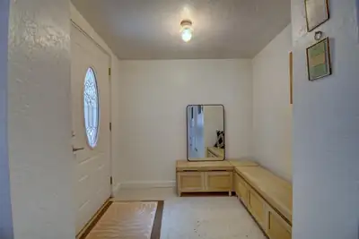 1743 Van Court SW, Albuquerque, NM 87105 