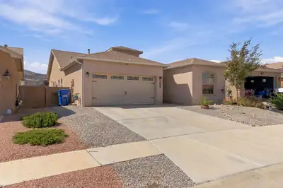 900 Firewheel Avenue SW, Los Lunas, NM 87031 