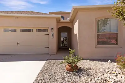 900 Firewheel Avenue SW, Los Lunas, NM 87031 