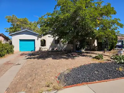 2104 Madeira Drive NE, Albuquerque, NM 87110 