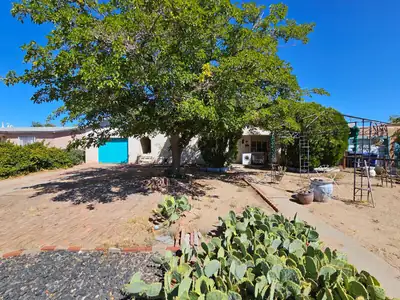 2104 Madeira Drive NE, Albuquerque, NM 87110 