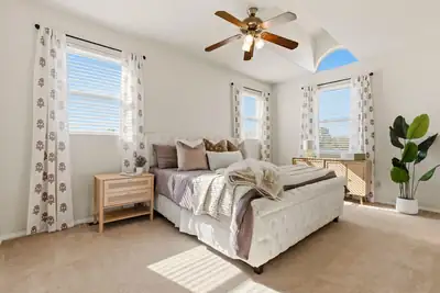 1235 8th Street NW B, Albuquerque, NM 87102 