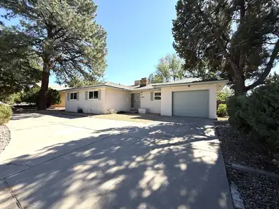 6404 Rogers Avenue NE, Albuquerque, NM 87110 
