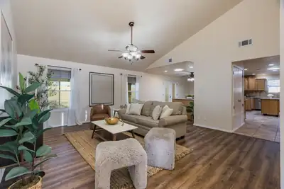 432 Stallion Road SE, Rio Rancho