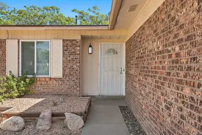 1212 Willys Knight Drive NE, Albuquerque, NM 87112 