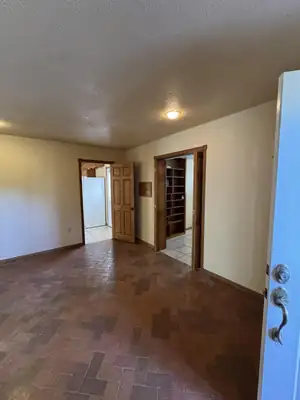 1930 Ilfield Road SW, Albuquerque, NM 87105 