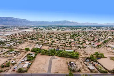 200-209 Josefita Road NE, Albuquerque