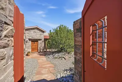 10 Las Brisas Lane, Placitas, NM 87043 