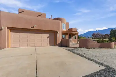 7921 San Diego Avenue NE, Albuquerque, NM 87122 