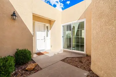 8105 Countrywood Road NE, Albuquerque, NM 87109 