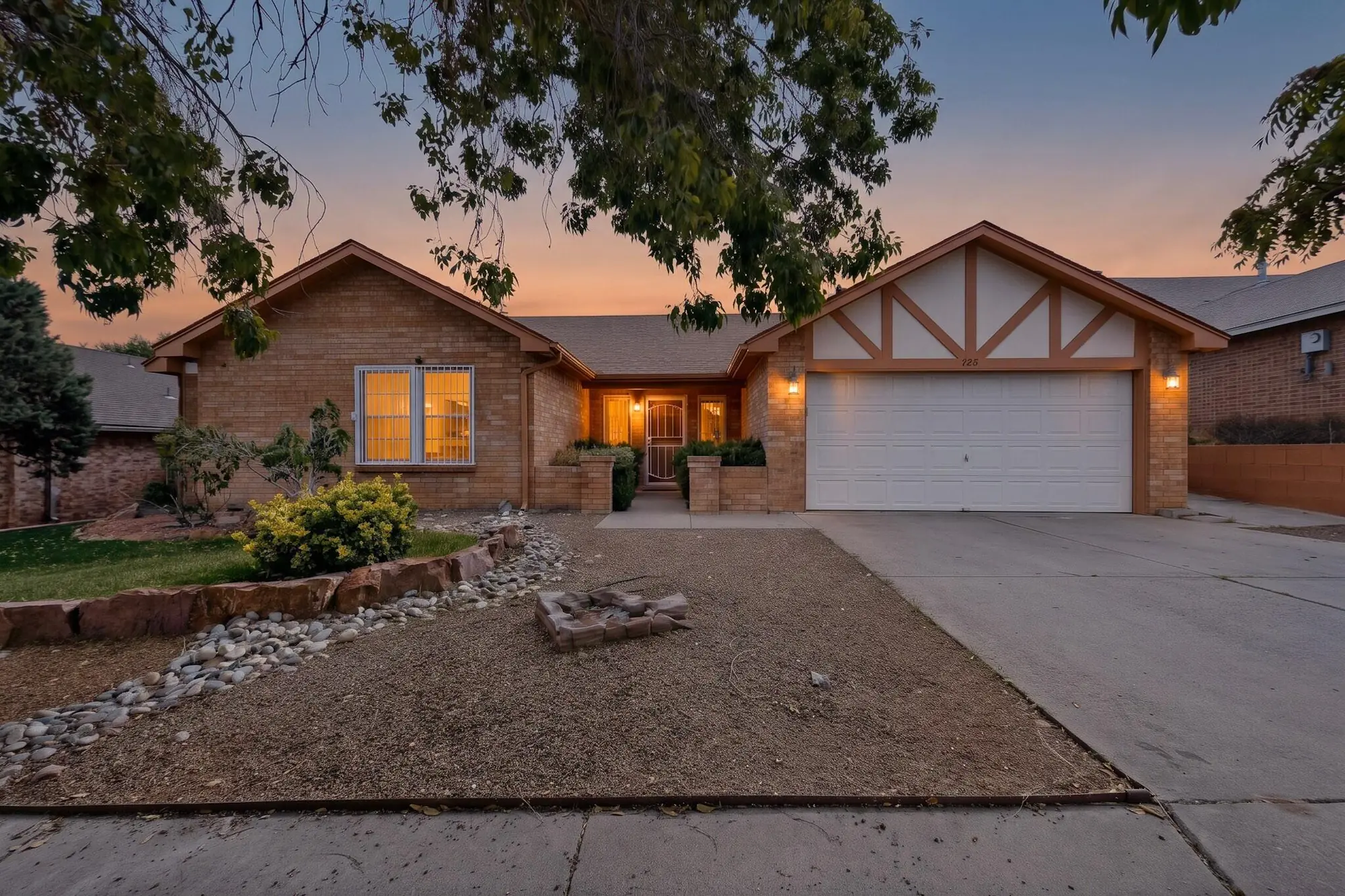 7114 Grange Avenue NW, Albuquerque, NM 87120