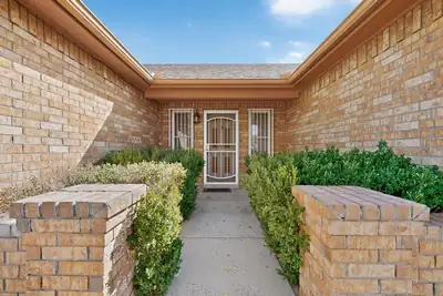 7114 Grange Avenue NW, Albuquerque, NM 87120 