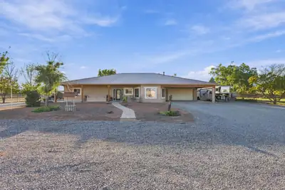 27 Cielo Vista Road, Belen