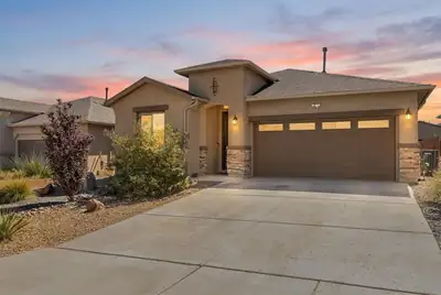 374 W Adeline Avenue SW, Los Lunas