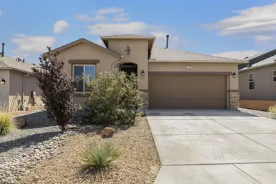 374 W Adeline Avenue SW, Los Lunas, NM 87031 