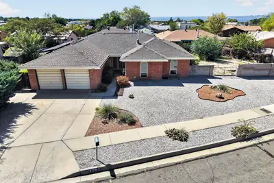 7801 Pioneer Trail NE, Albuquerque, NM 87109 