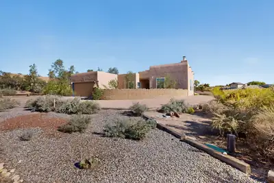 5725 Rio Pinos Road NE, Rio Rancho, NM 87144 