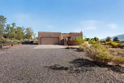 5725 Rio Pinos Road NE, Rio Rancho, NM 87144 