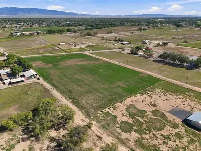B1B Camino Torres, Belen, NM 87002 