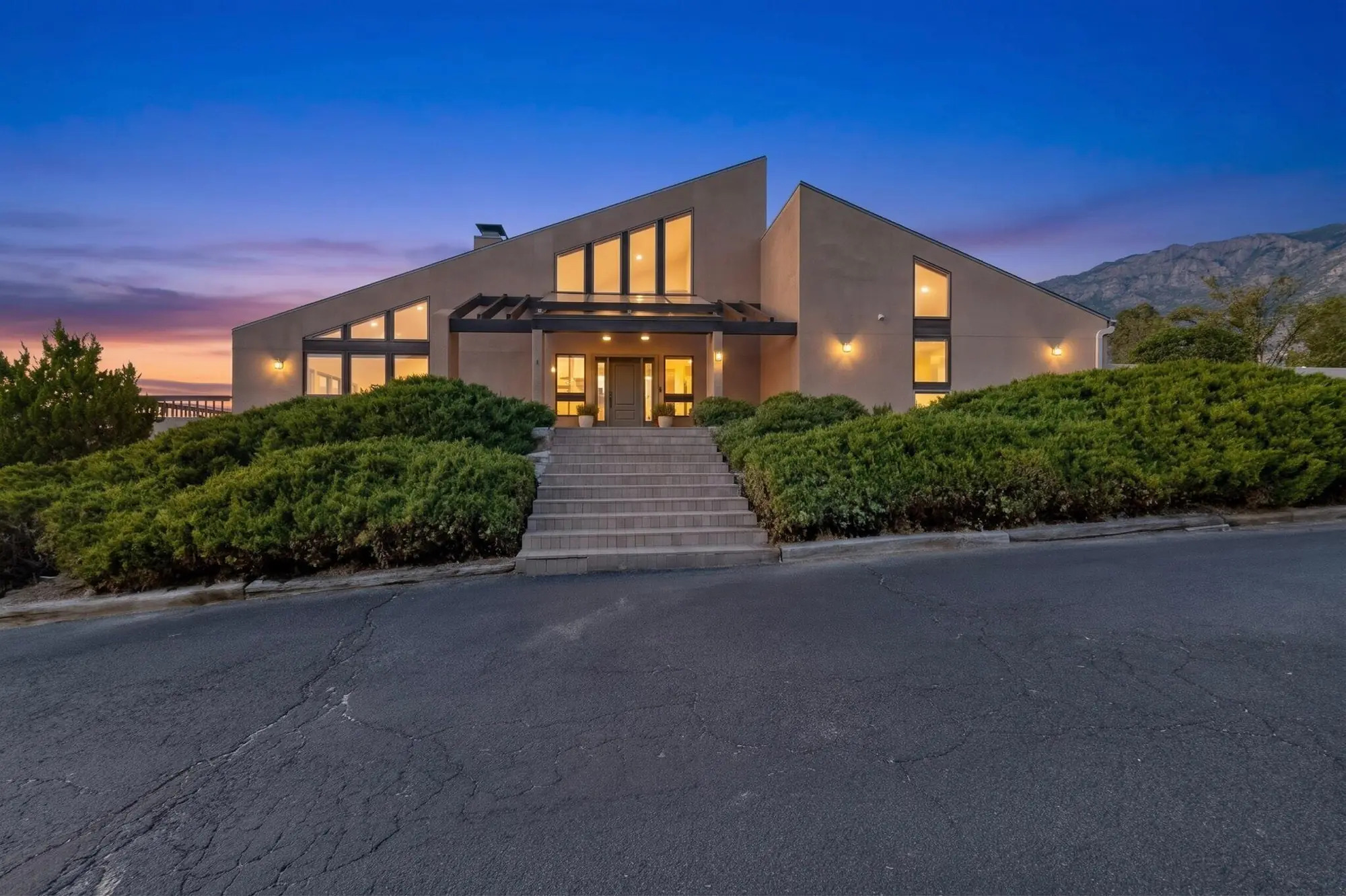 450 Live Oak Lane NE, Albuquerque, NM 87122