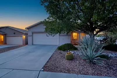 9324 Upper Meadow Avenue SW, Albuquerque
