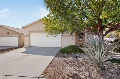 9324 Upper Meadow Avenue SW, Albuquerque, NM 87121 