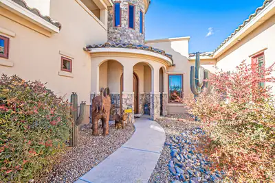108 Lakeview Road, Elephant Butte, NM 87935 